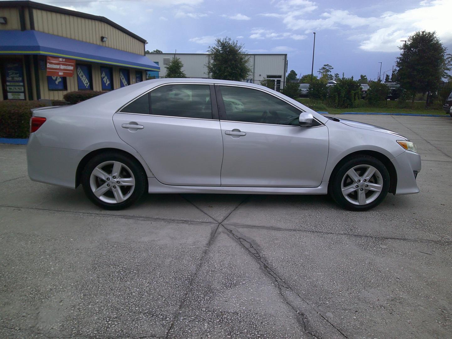 2014 SILVER TOYOTA CAMRY (4T1BF1FK1EU) , located at 390 Hansen Avenue, Orange Park, FL, 32065, (904) 276-7933, 30.130497, -81.787529 - Photo#2